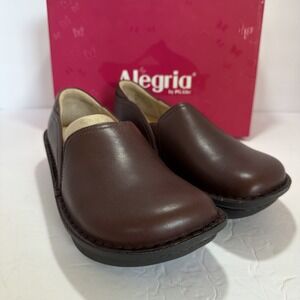 Algeria‎ Debra Hazelnut Size 38 New In Box